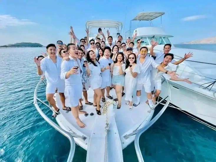 Yacht group activity